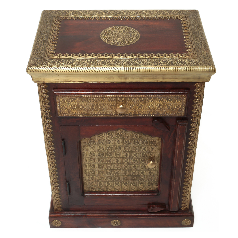 Gaveteiro Indiano em Madeira com Apliques em Latão – Design Artesanal e Nobre - Imagem 5