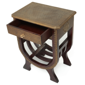 Gaveteiro Indiano com Acabamento em Latão – Design Elegante e Funcional